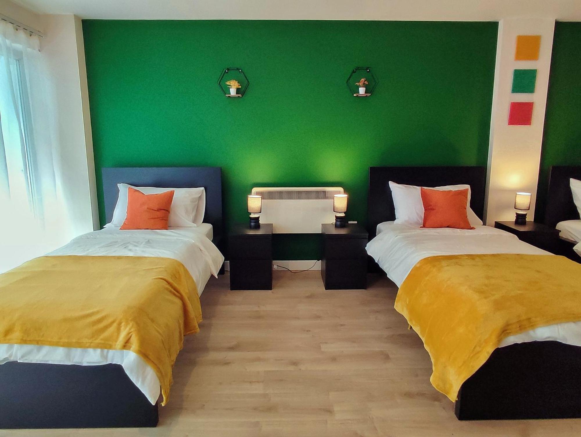 Duplex Apartment In Leeds With King Size Bed - Long Stay Rates Available Екстериор снимка