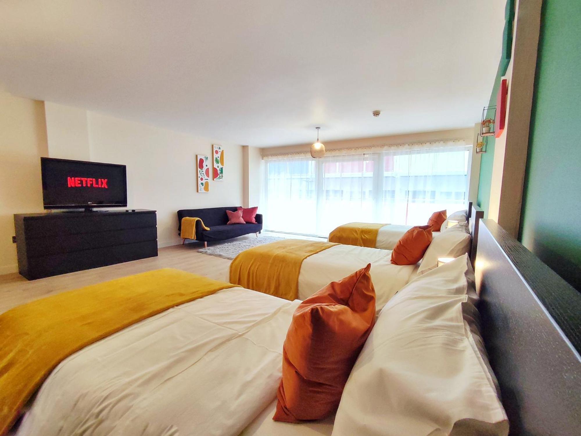 Duplex Apartment In Leeds With King Size Bed - Long Stay Rates Available Екстериор снимка