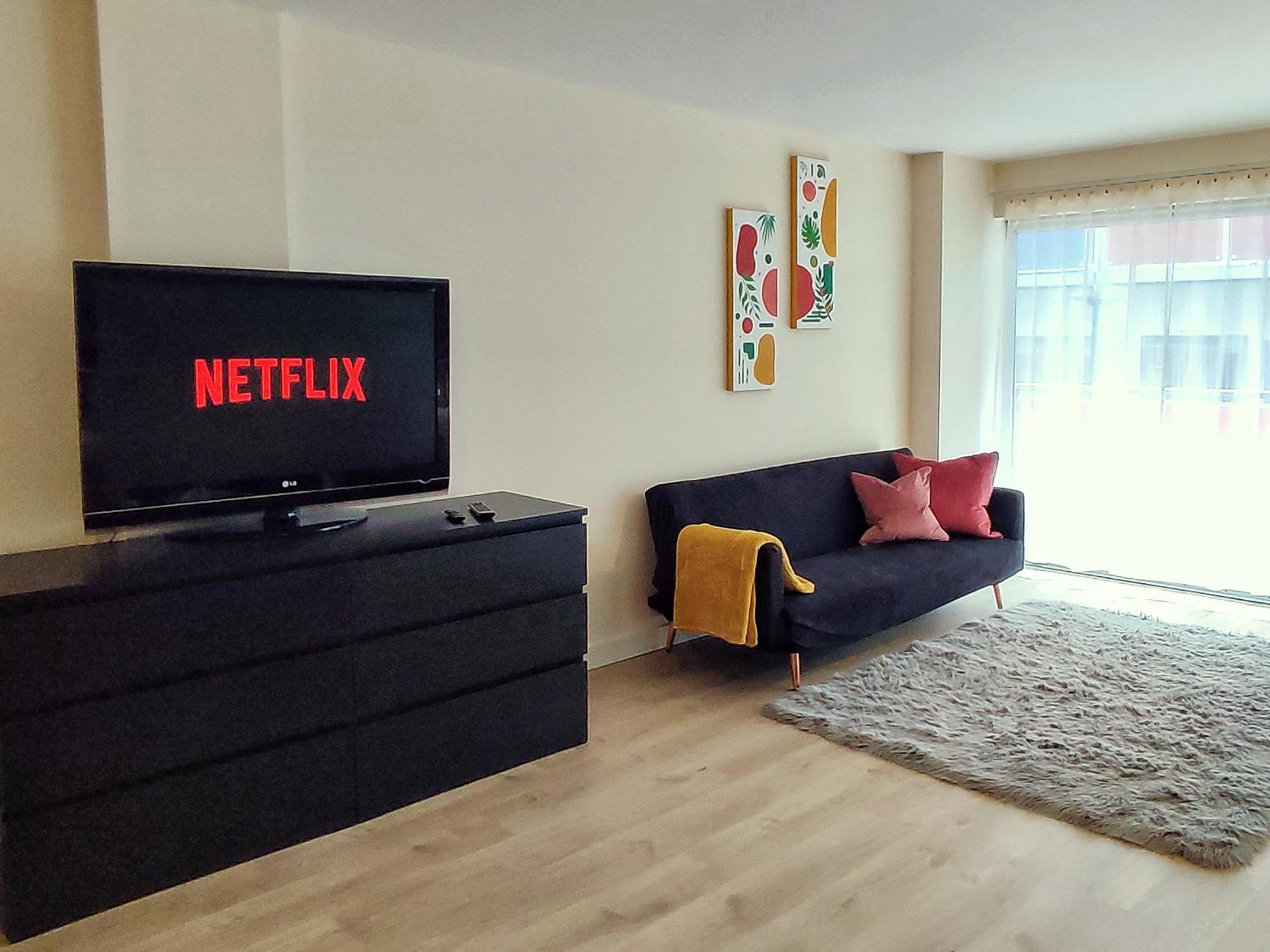 Duplex Apartment In Leeds With King Size Bed - Long Stay Rates Available Екстериор снимка