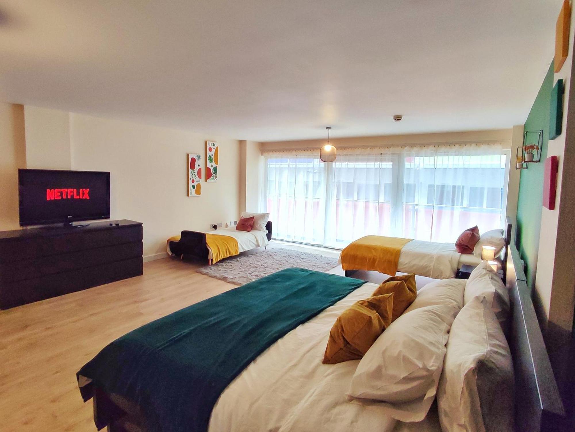 Duplex Apartment In Leeds With King Size Bed - Long Stay Rates Available Екстериор снимка